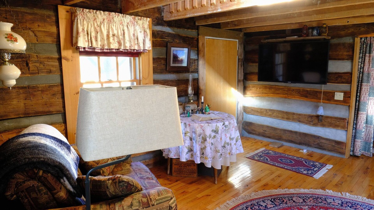 Arrington Cabin | Quiet 200 year old cabin with modern amenities.