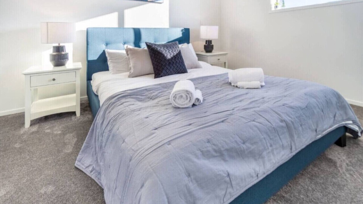 Upper Riccarton House | Quiet 2BR Home on Mohua Lane