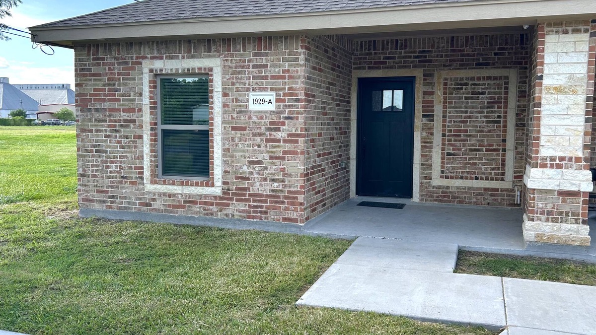 Harlingen Apartment | Quiet 2BR Retreat -Fenced yard -Modern Duplex