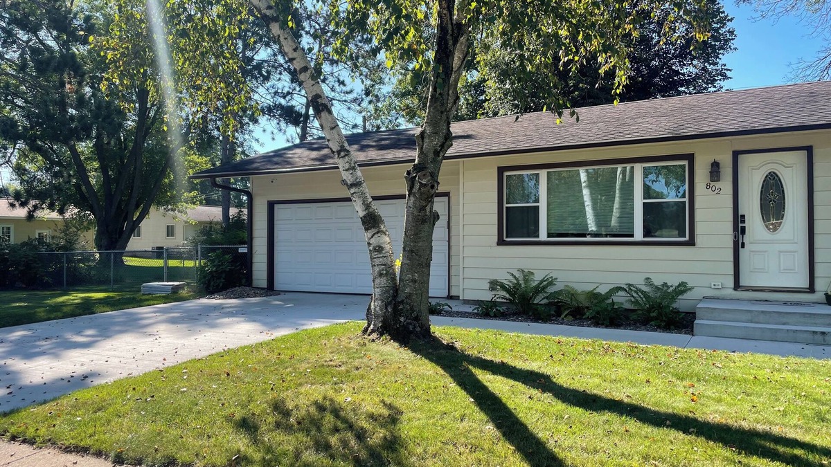 Menomonie House | Quiet 3-Bedroom Home with Modern Amenities Family & Pet Friendly
