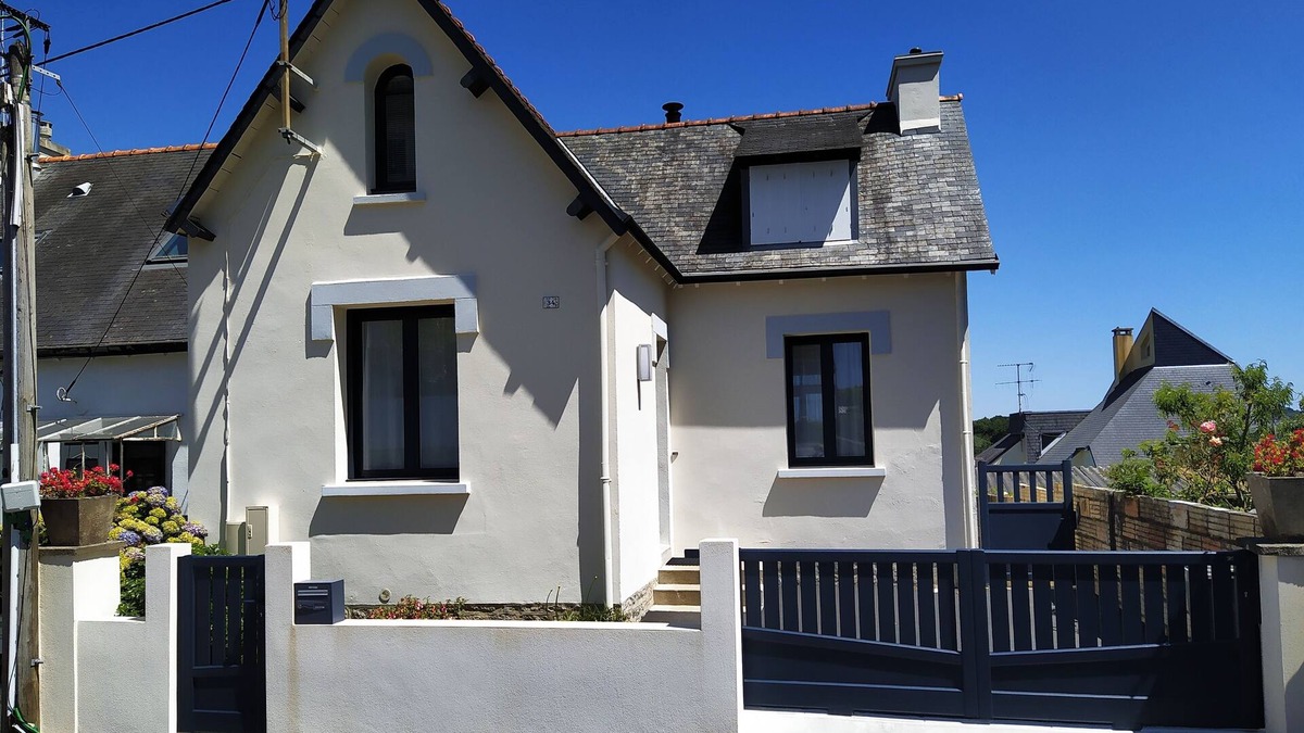 Quimper House | Quiet, 3-star holiday home with terrace and garden overlooking the Odet river