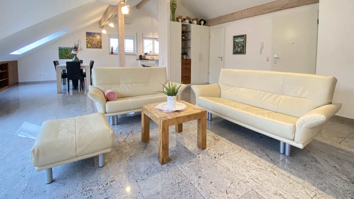 Boeblingen Apartment | Quiet 4.5 room app. for 4, close to the center, garage