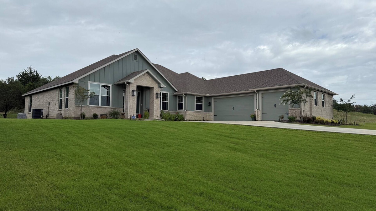 Weatherford House | Quiet 4BR 2.5BA Modern New Country Home in Weatherford