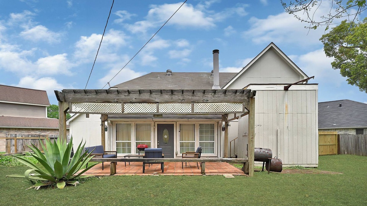 El Lago House | Quiet 4BR Near Nasa & Kemah, King Bed, Bbq, Patio