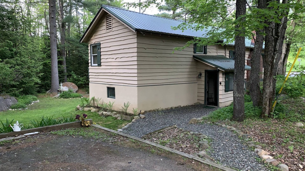 Lake Placid House | Quiet Abode walking distance from Downtown