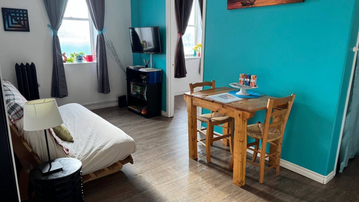 Downtown Winnipeg Apartment | Quiet and beautiful reprieve in central Winnipeg