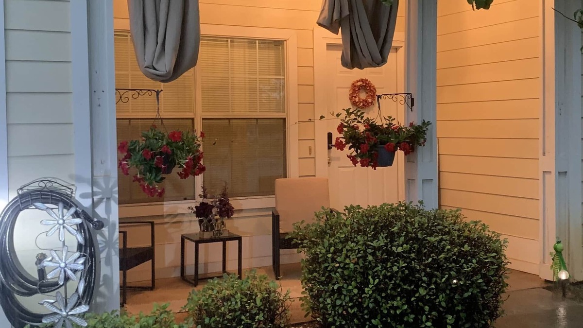 Enterprise House | Quiet and Chic Country Retreat