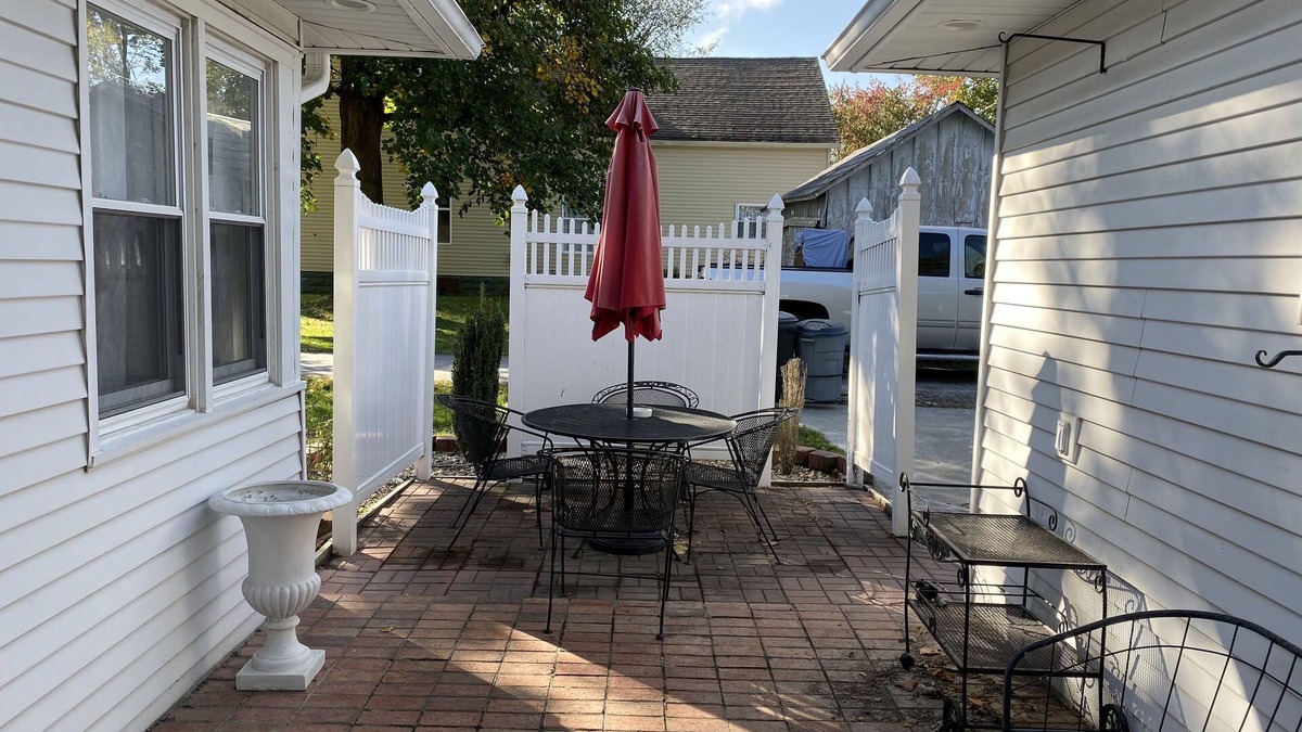 Pittsfield House | Quiet and comfortable home right in the heart of Pike County, Pittsfield IL