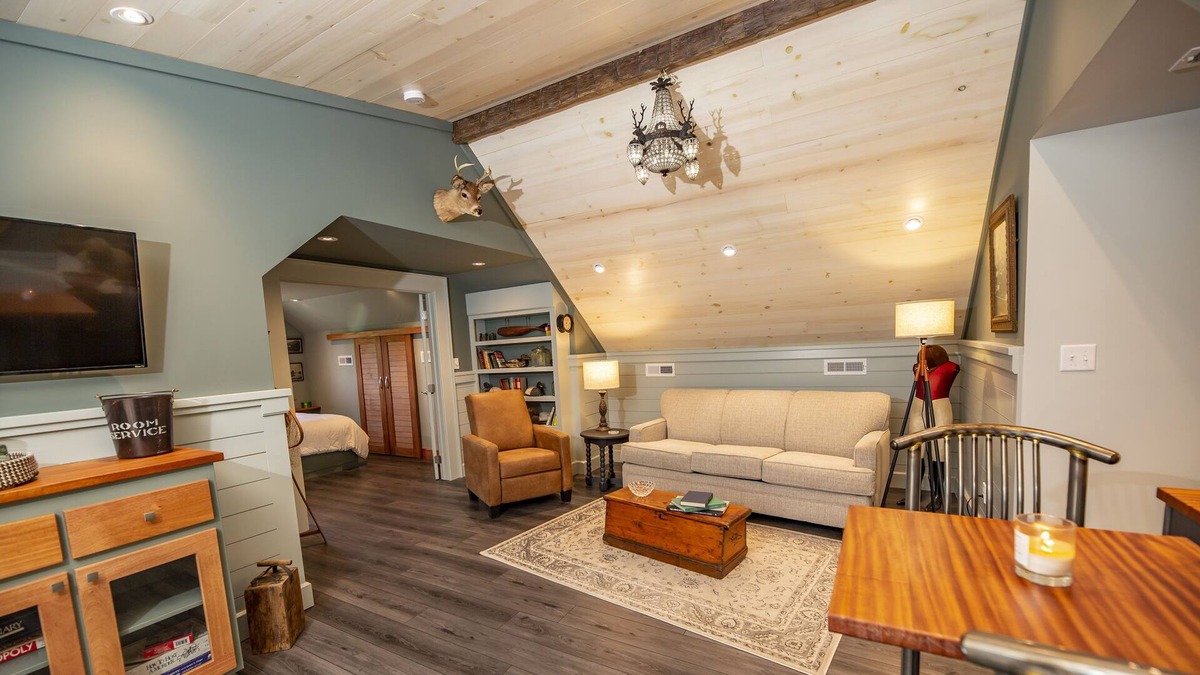 Celina House | Quiet and cozy channel-front guest suite on Grand Lake St. Marys