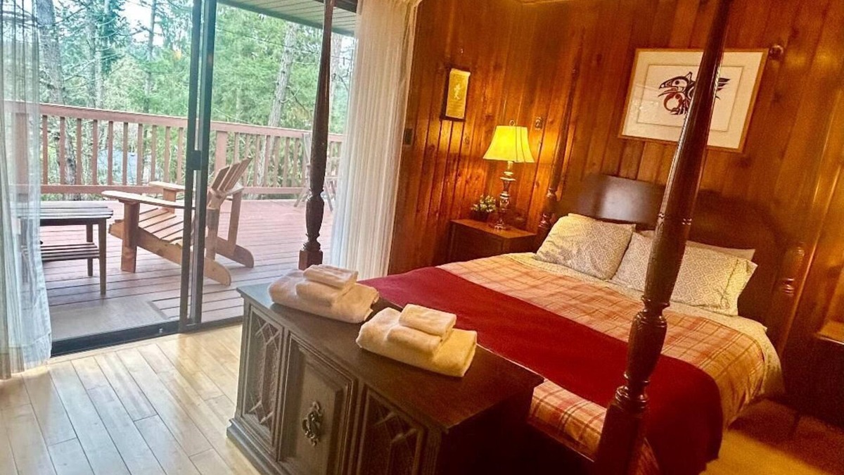 Beachcomber Bed & Breakfast | Quiet and Cozy Room in a SPA Environment