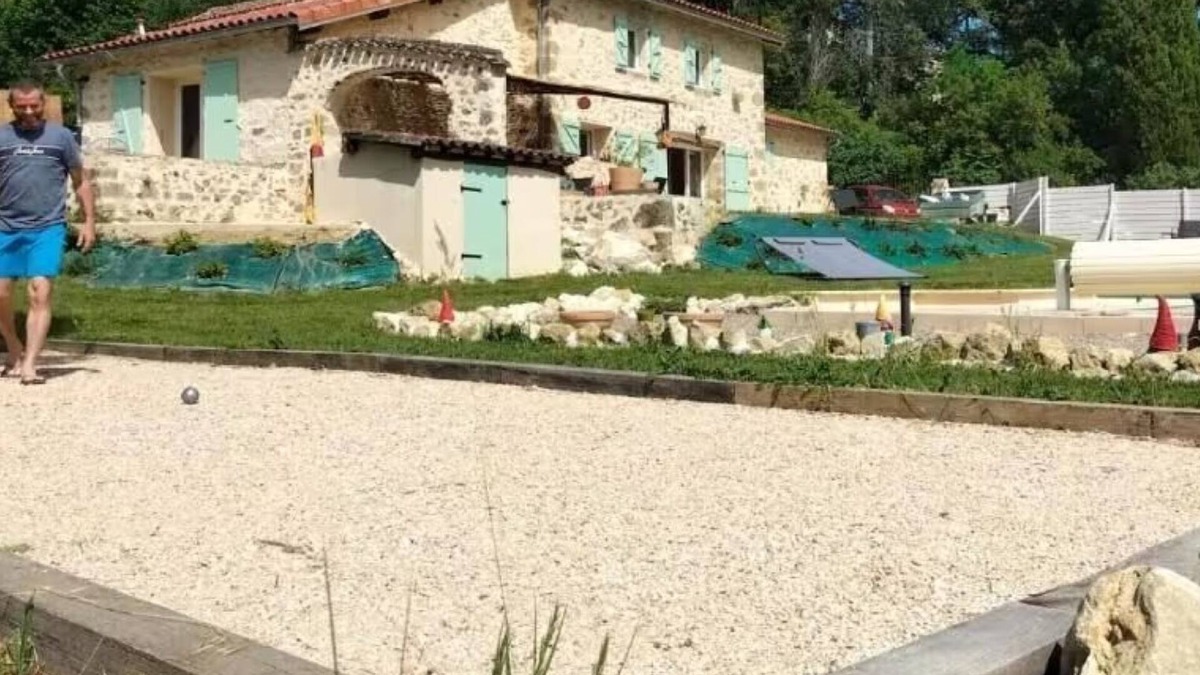 Montaut-les-Creneaux Villa | Quiet and relaxing gite of 190 m² located on 2400 m² 5 minutes from the gates of Auch, capital of Gascony