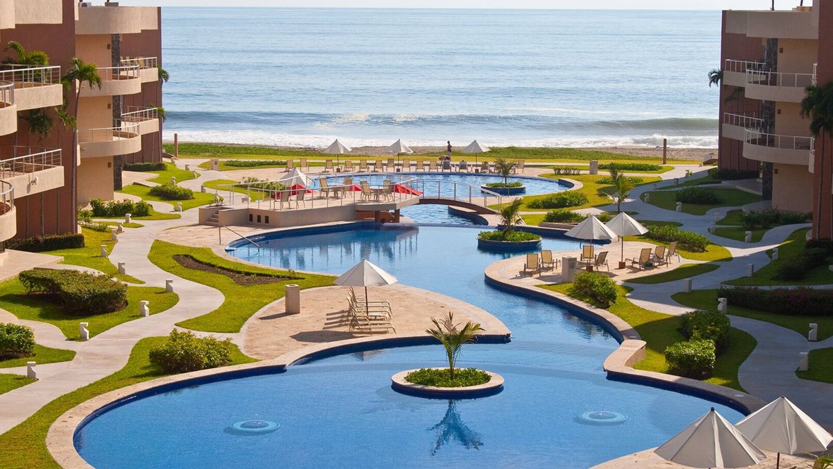 Isla Navidad Condo | Quiet and peaceful relaxation on the Pacific shore