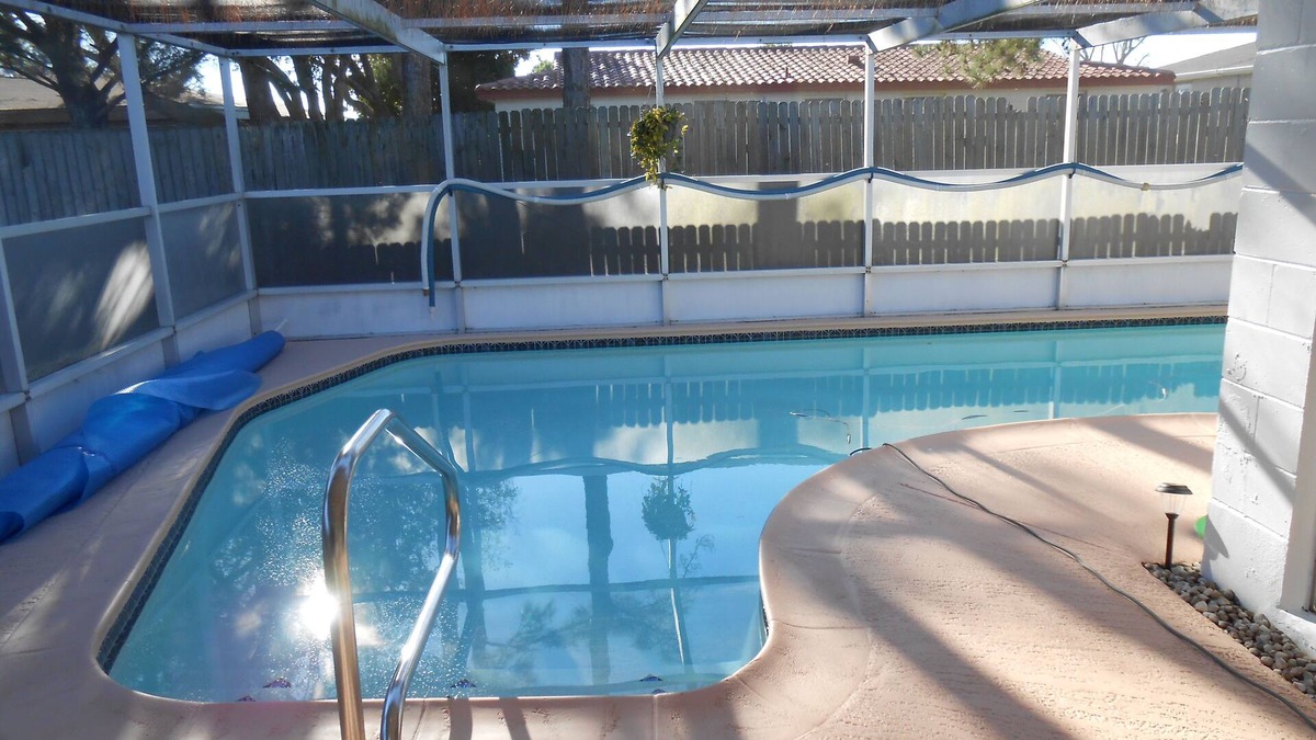 Regency Park House | Quiet and private screened in pool home 2br/2 bath, hot tub - fully equipped