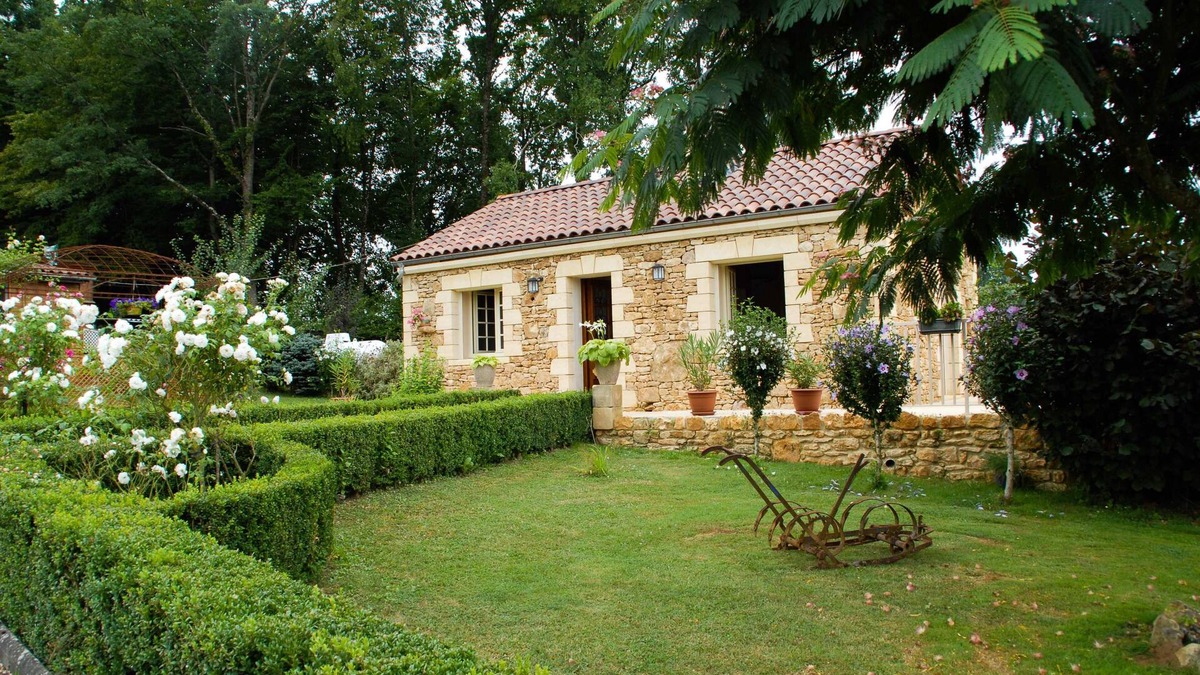 Prats-de-Carlux Cottage | QUIET AND RESTFUL: GITE 2 Pers, SWIMMING POOL, near SARLAT, DORDOGNE PERIGORD NOIR.