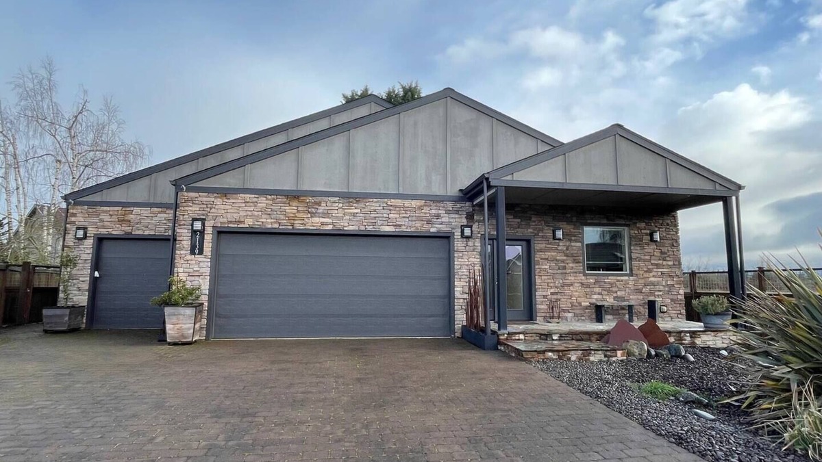 Eugene House | Quiet and Unique Home in North Gilham Neighborhood 5 miles from Autzen Stadium