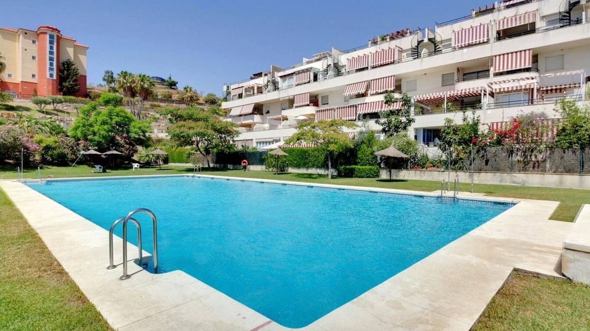 Benagalbon Apartment | Quiet apartment between golf and sea with pool