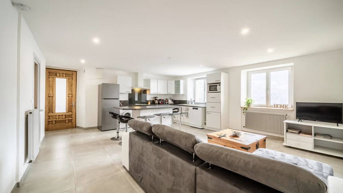 Cluses Apartment | Quiet apartment close to resorts