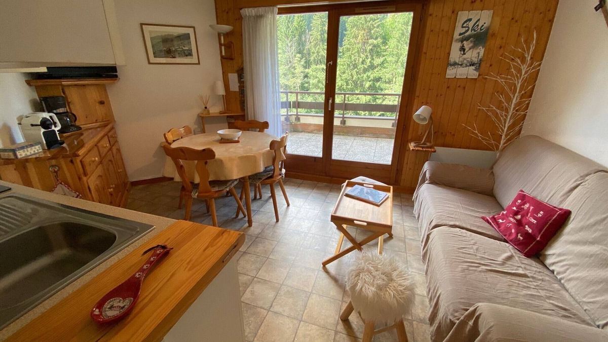 Chatel Apartment | Quiet apartment 900m from Châtel center with terrace and parking
