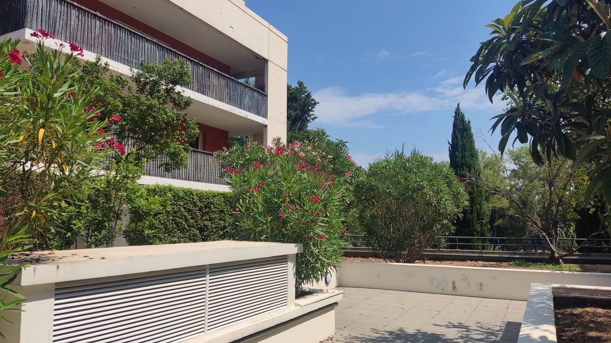 Malbosc Apartment | Quiet apartment with large terrace
