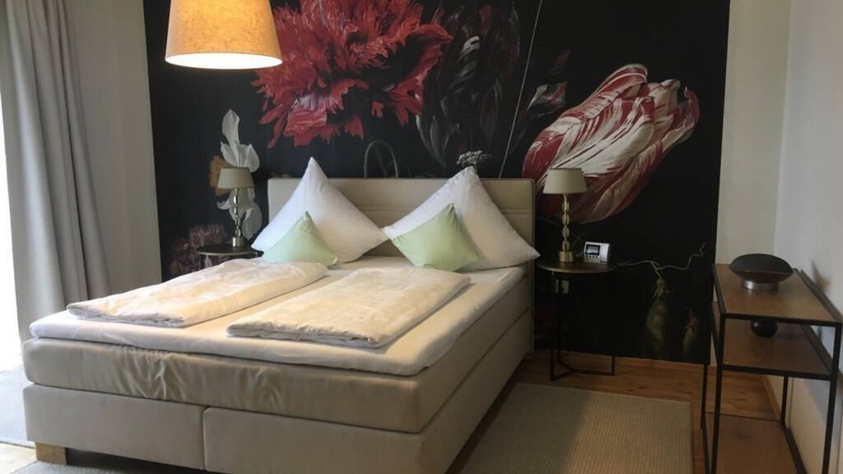 Freyung Apartment | Quiet apartment with balcony (50 sqm)