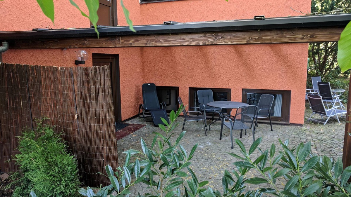 Freystadt Apartment | Quiet apartment with terrace, garden, billiards, sauna