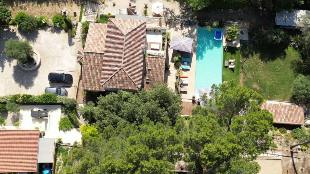 Pertuis Apartment | Quiet apartment with swimming pool