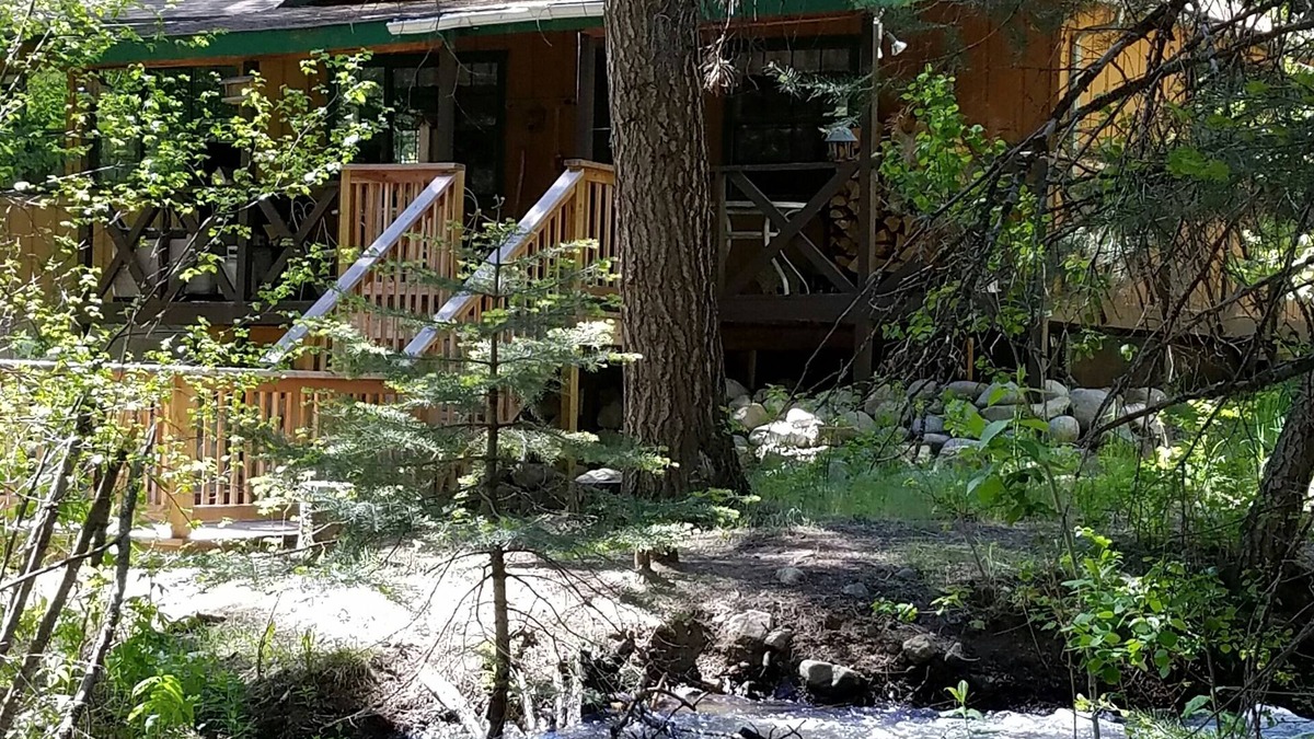 Howard Cabin | Quiet Arkansas River Hideaway