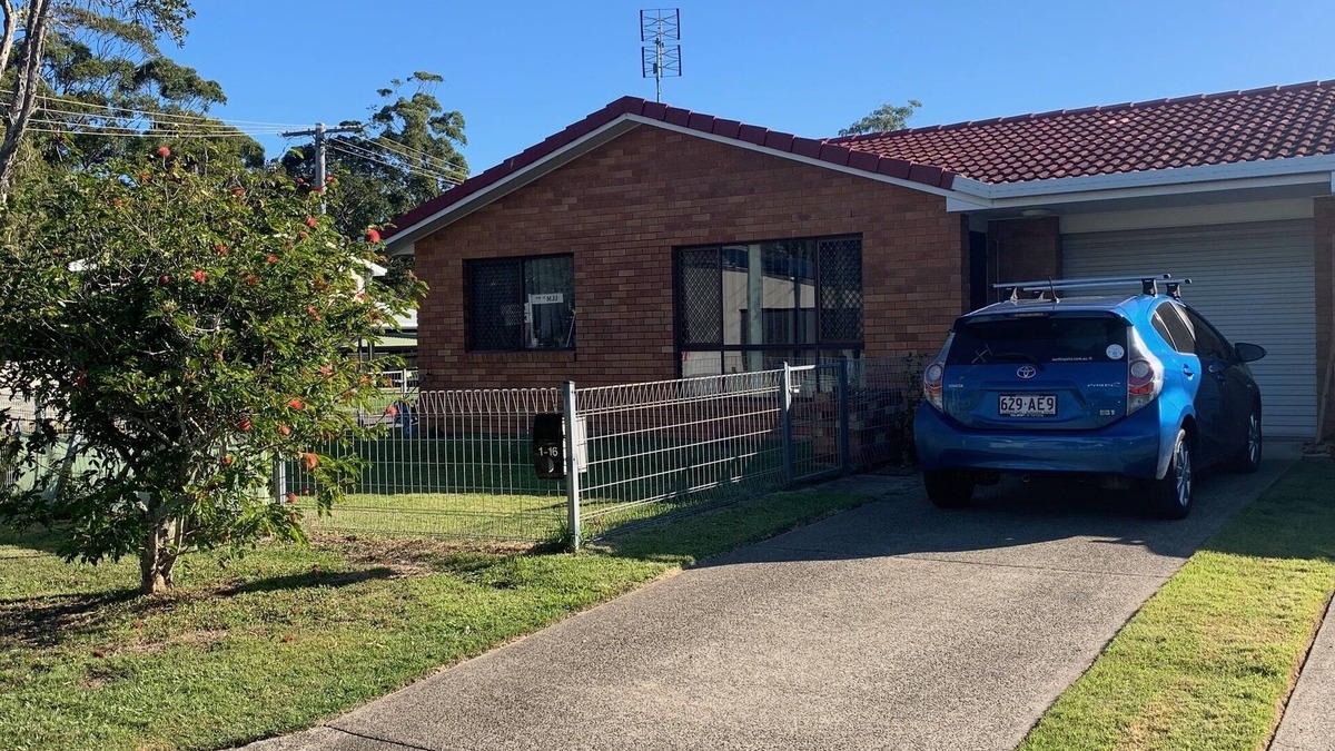 Dicky Beach House | Quiet Beach House, 2 mins from the beach!