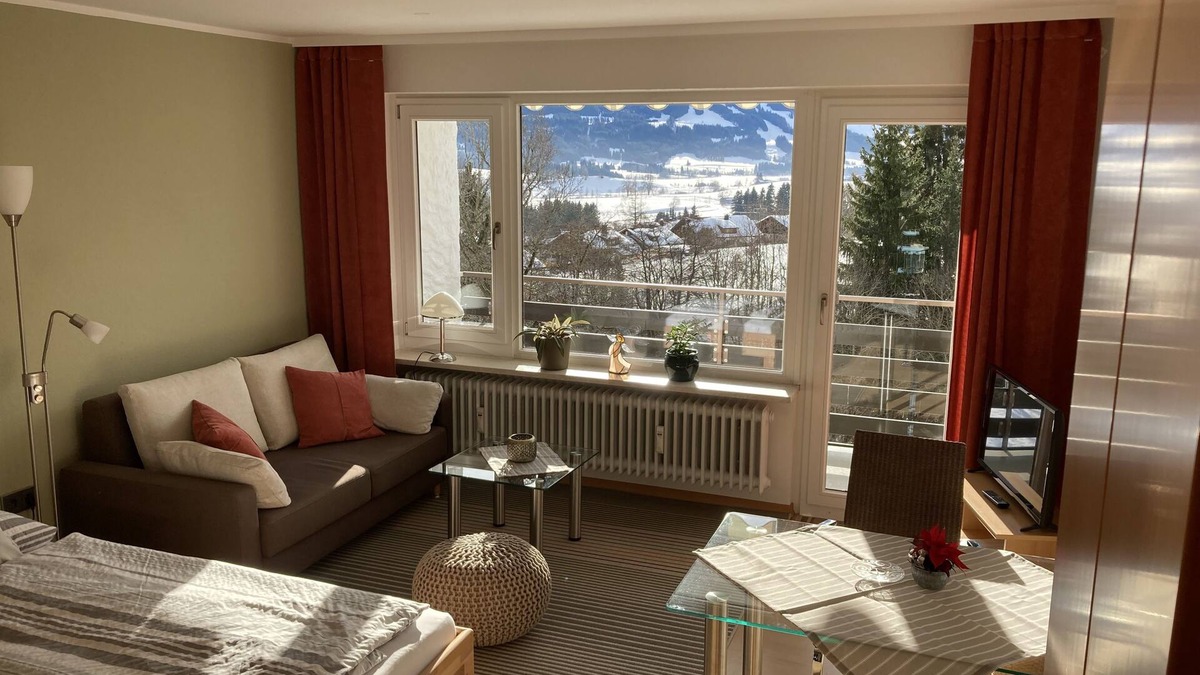 Oy Apartment | Quiet, beautiful apartment with mountain view and swimming pool