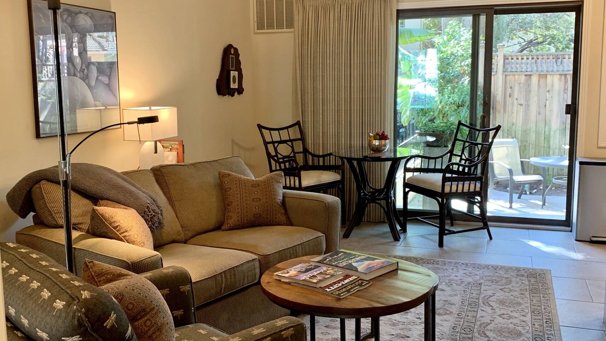 East Sacramento House | Quiet, Beautiful, East Sacramento Oasis - Walk to Coffee, Restaurants and Shops