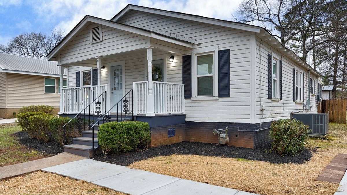 Huntsville House | Quiet Bungalow for 6