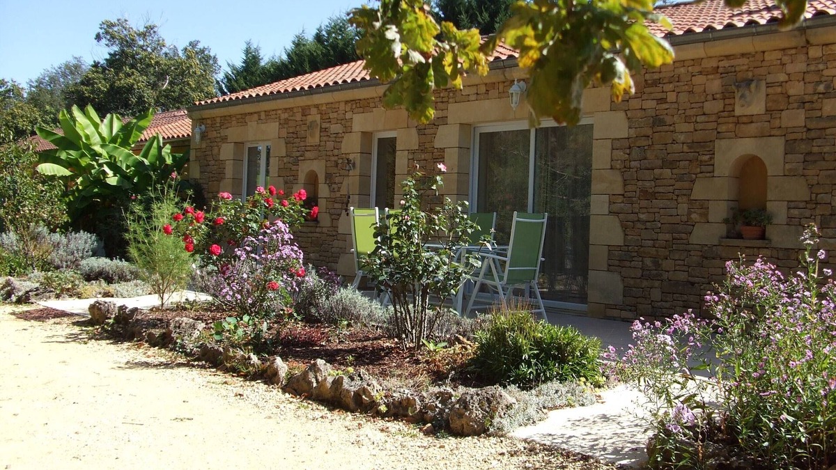 Sarlat-la-Caneda House | Quiet bungalow - private heated pool 5 mins from SARLAT