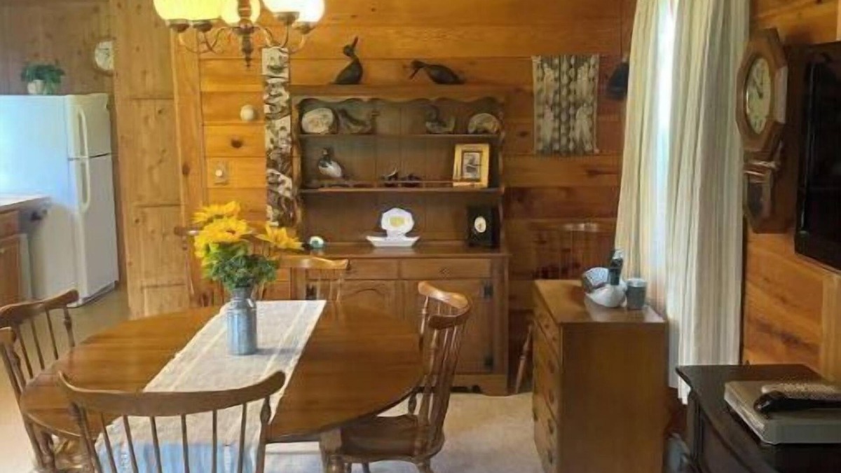 Iron Mountain Cabin | Quiet Cabin in the UP