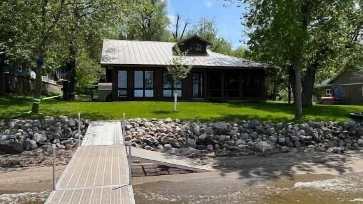 Glenwood Cabin | Quiet cabin on Lake Minnewaska - perfect for a family escape.