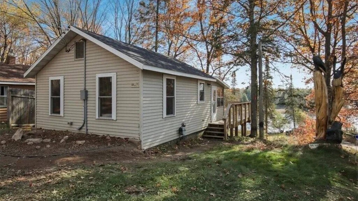 Hayward Cabin | Quiet cabin on Moose Lake in Hayward, Wisconsin.