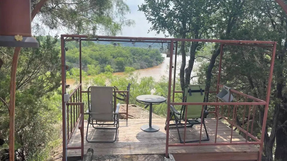 Graham Cabin | Quiet cabin on the Brazosn