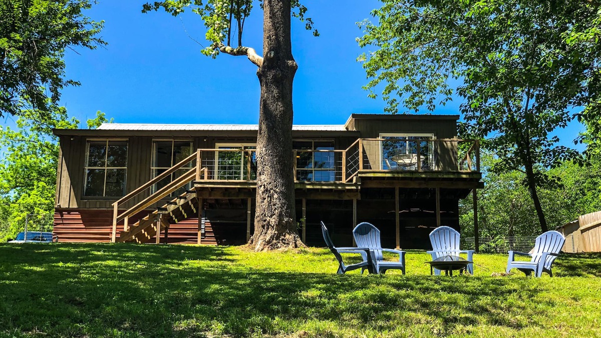 Bastrop House | Quiet Cabin on the River Near Downtown Bastrop