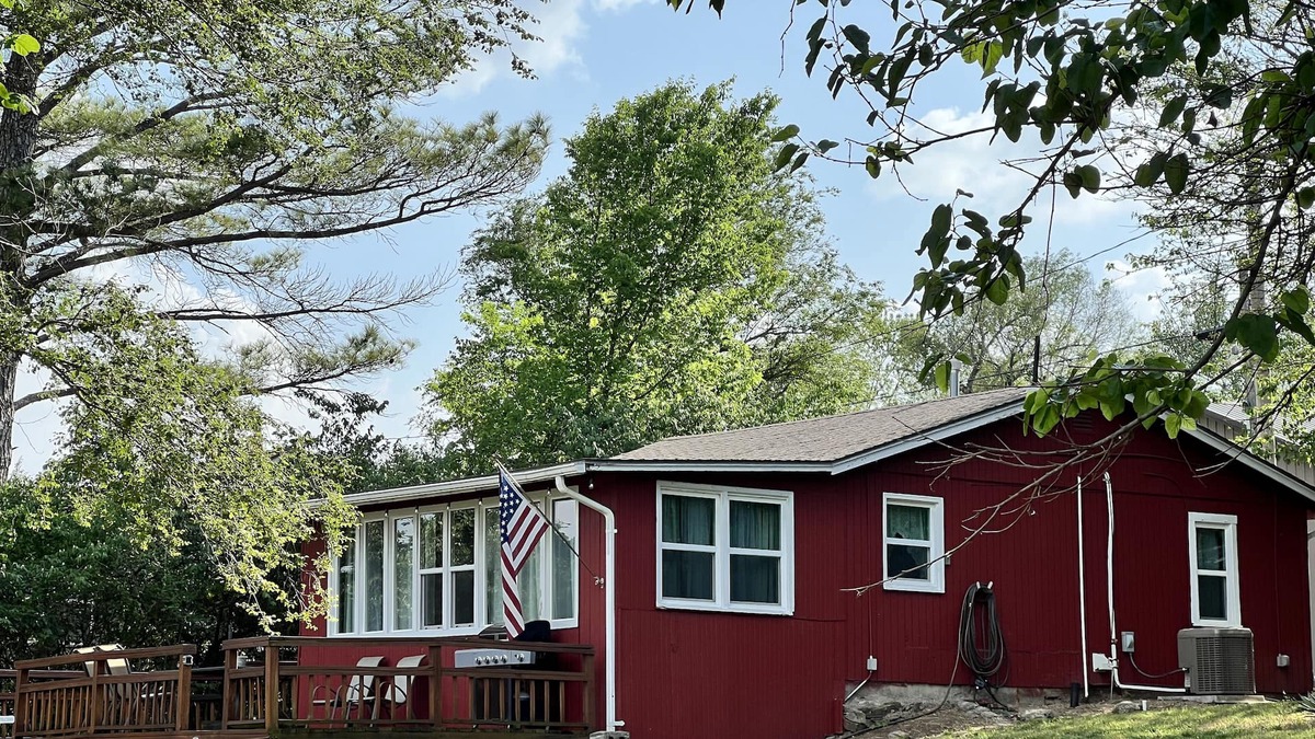 Neal Cabin | Quiet Cabin on Toronto Lake