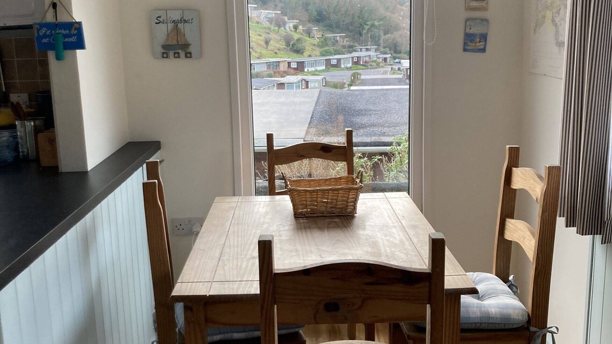 Mumbles Ski Chalet | Quiet chalet, near the beach and woodland