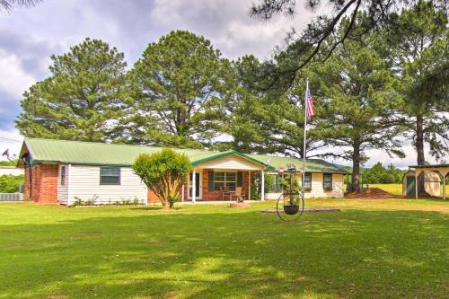 Clayton House | Quiet Clayton Home with Mountain Views 4 Mi to Lake!