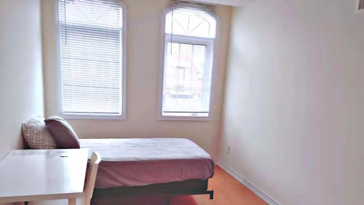 Brampton House | Quiet Clean Private Room, Near Airport