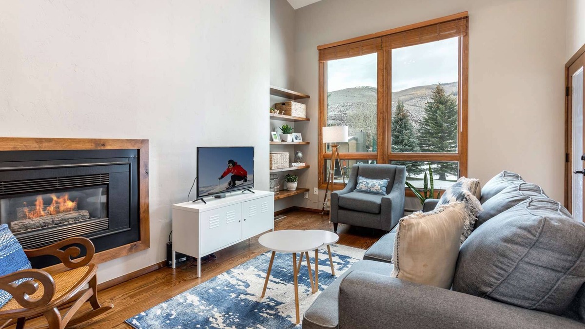 Eagle-Vail House | Quiet Colorful Fall! 3 Nights 10% off Now into November