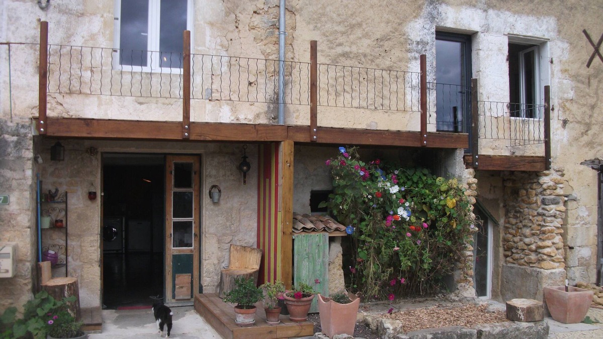 Chire-en-Montreuil House | Quiet, comfortable room in charming surroundings