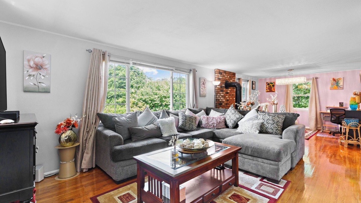 Windsor House | Quiet Comfy Getaway 3 BDR home