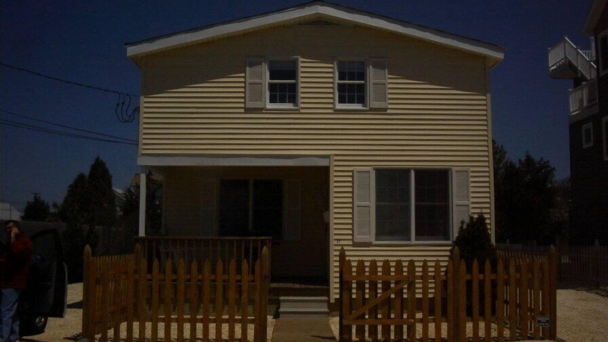 Surf City House | Quiet Convenient Beach Block Home