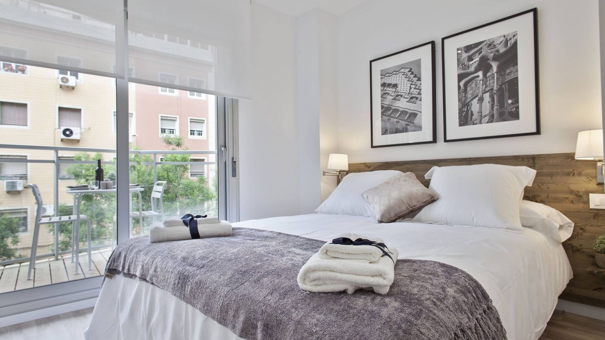 Sants-Badal Apartment | Quiet & cosy apartment up to 5