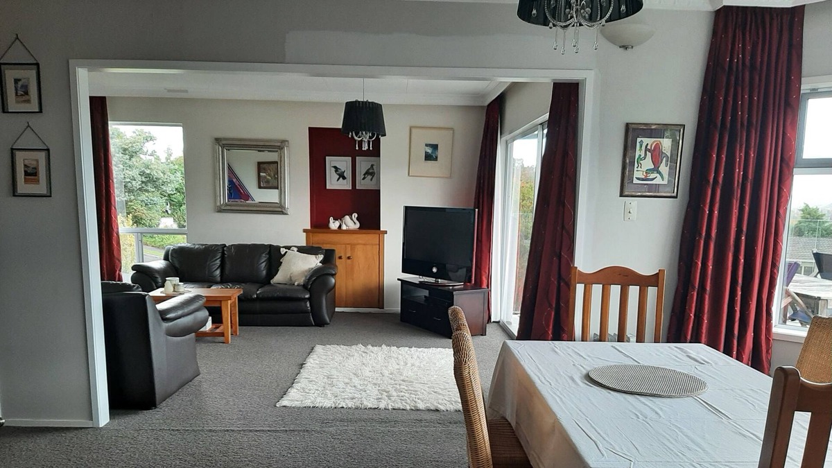 Gisborne House | Quiet, cosy comfortable home