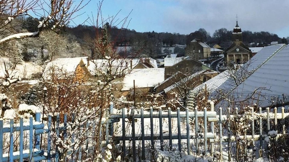 Chargey-les-Port Cottage | Quiet cottage with private garden, pets welcome, WiFi