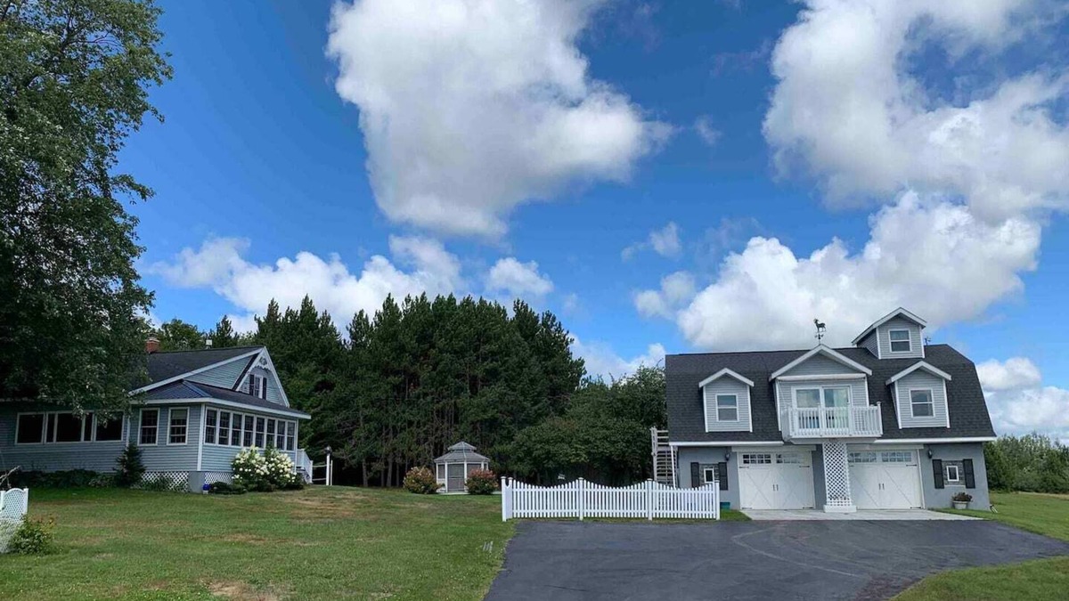 Laurium Apartment | Quiet Country Apartment Getaway