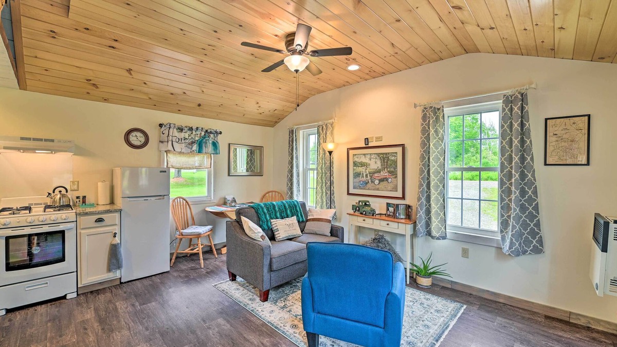 West Edmeston Cabin | Quiet Country Escape: Fire Pit, Fish On-Site!